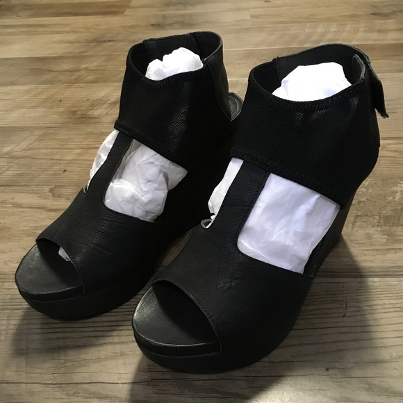 Eileen Fisher Shoes - Eileen Fisher Dote Wedge Sandal Black Leather 8.5